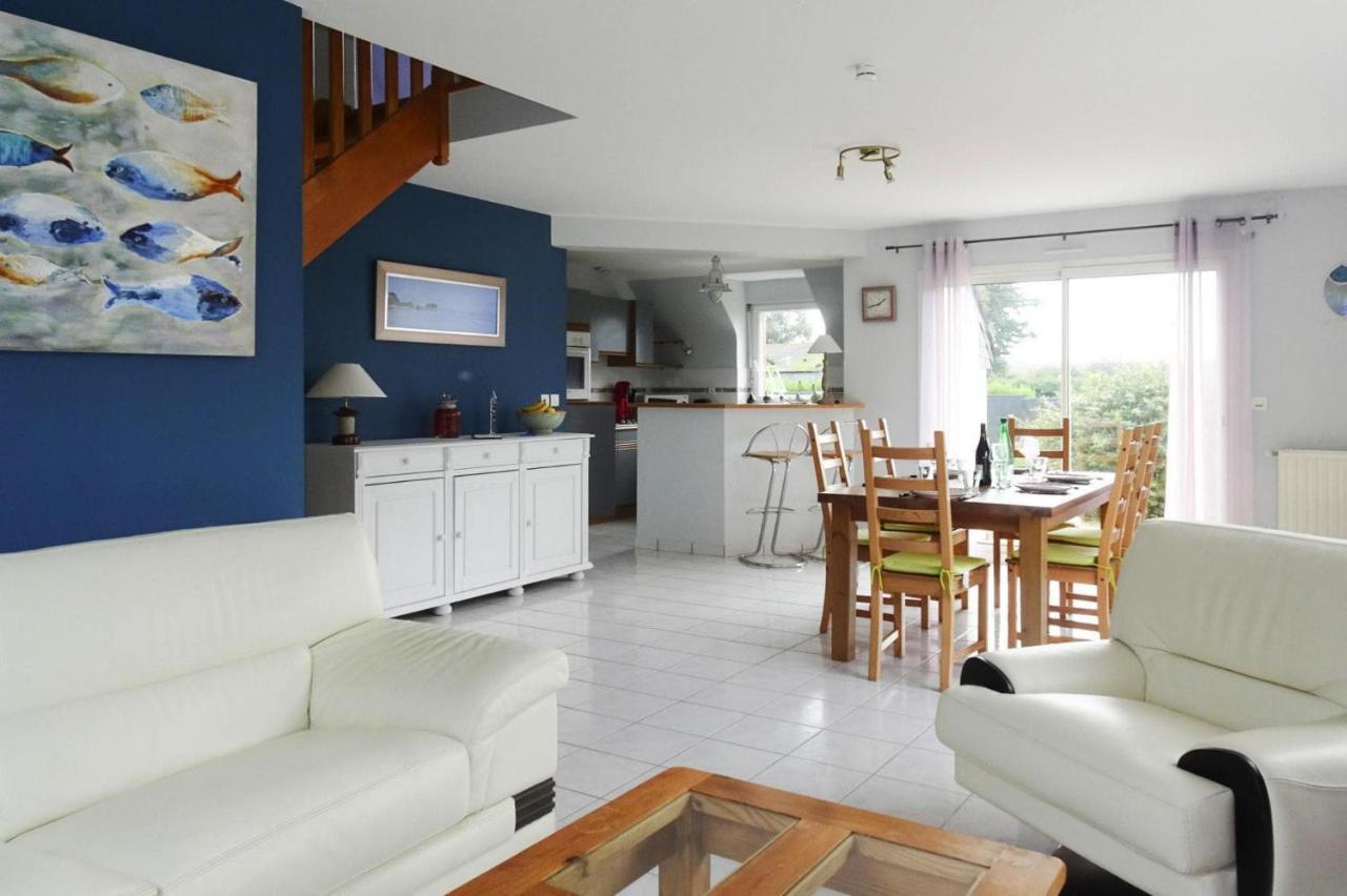 Nice Holiday Home With Beautiful Garden, パンポル エクステリア 写真